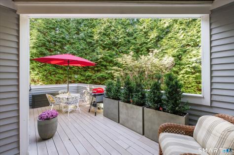 71 Hale Lane Darien CT 06820