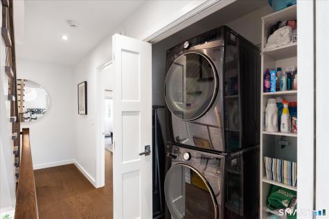 71 Hale Lane Darien CT 06820