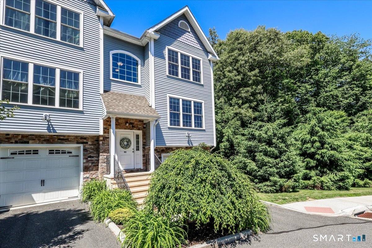 41 Short Oak Drive Brookfield CT 06804