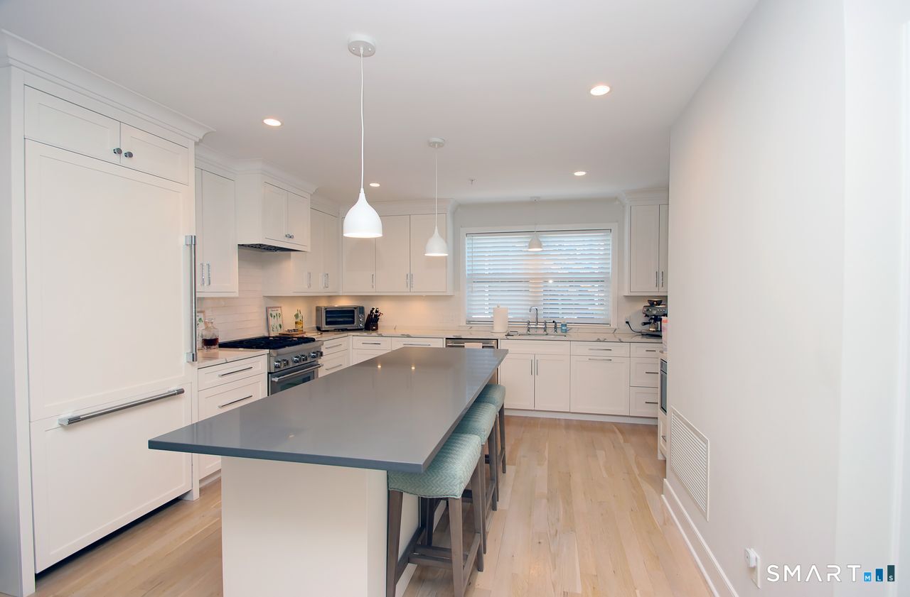 25 Beaumont Street Fairfield CT 06824