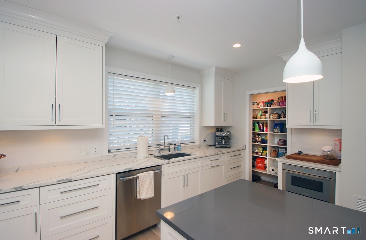 25 Beaumont Street Fairfield CT 06824
