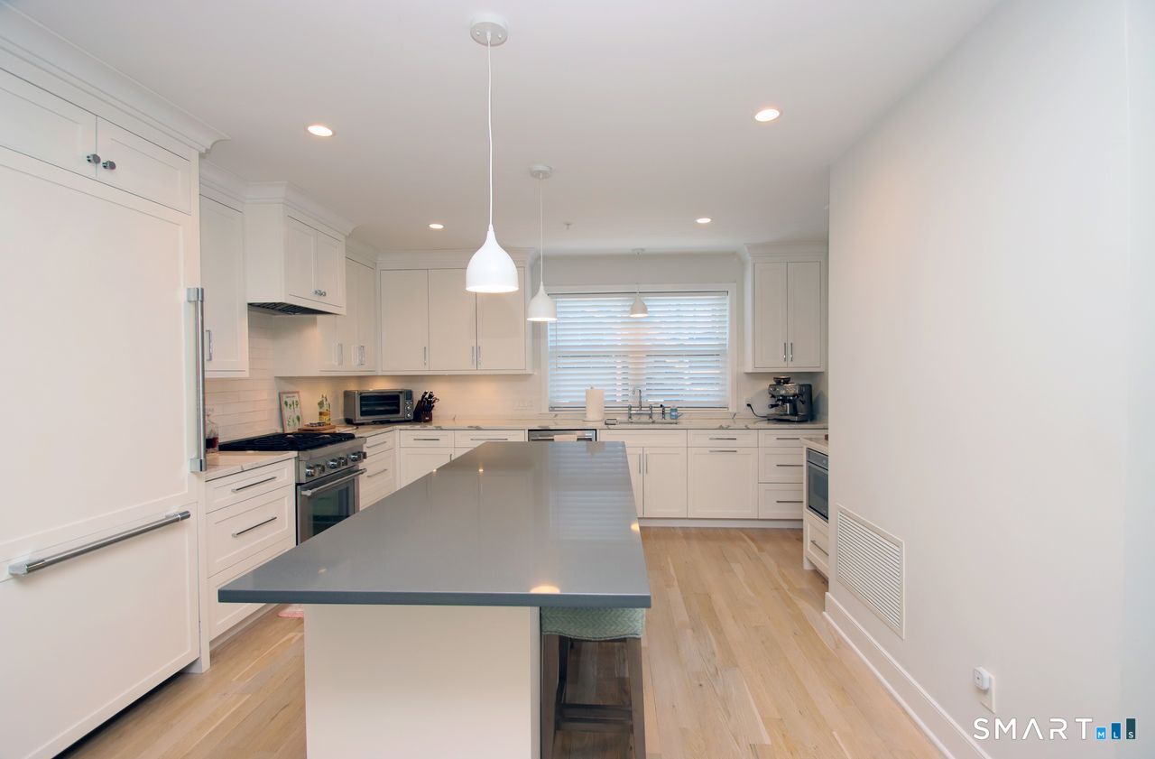 25 Beaumont Street Fairfield CT 06824