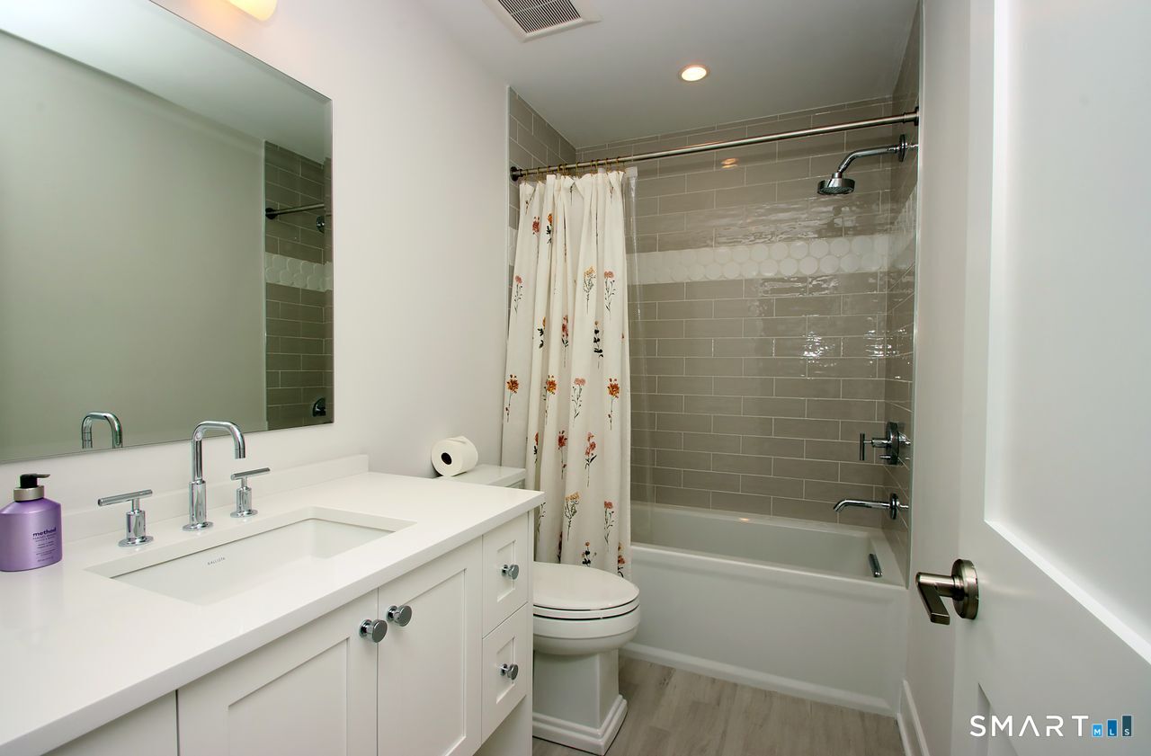 25 Beaumont Street Fairfield CT 06824