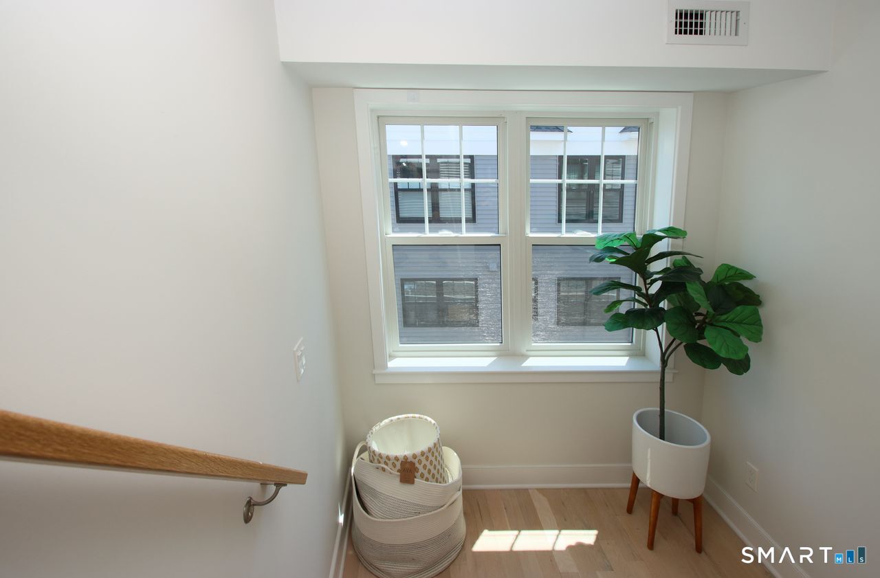 25 Beaumont Street Fairfield CT 06824