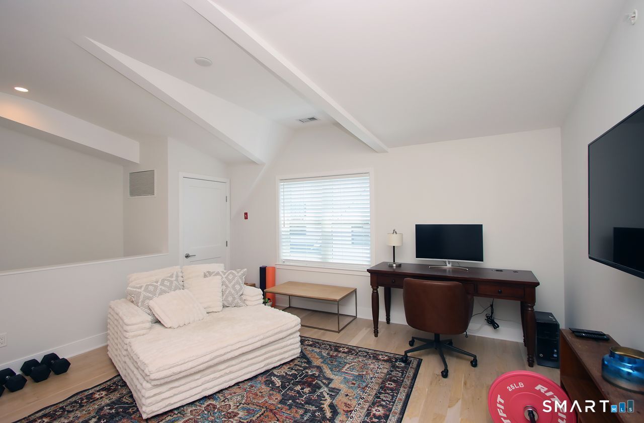 25 Beaumont Street Fairfield CT 06824