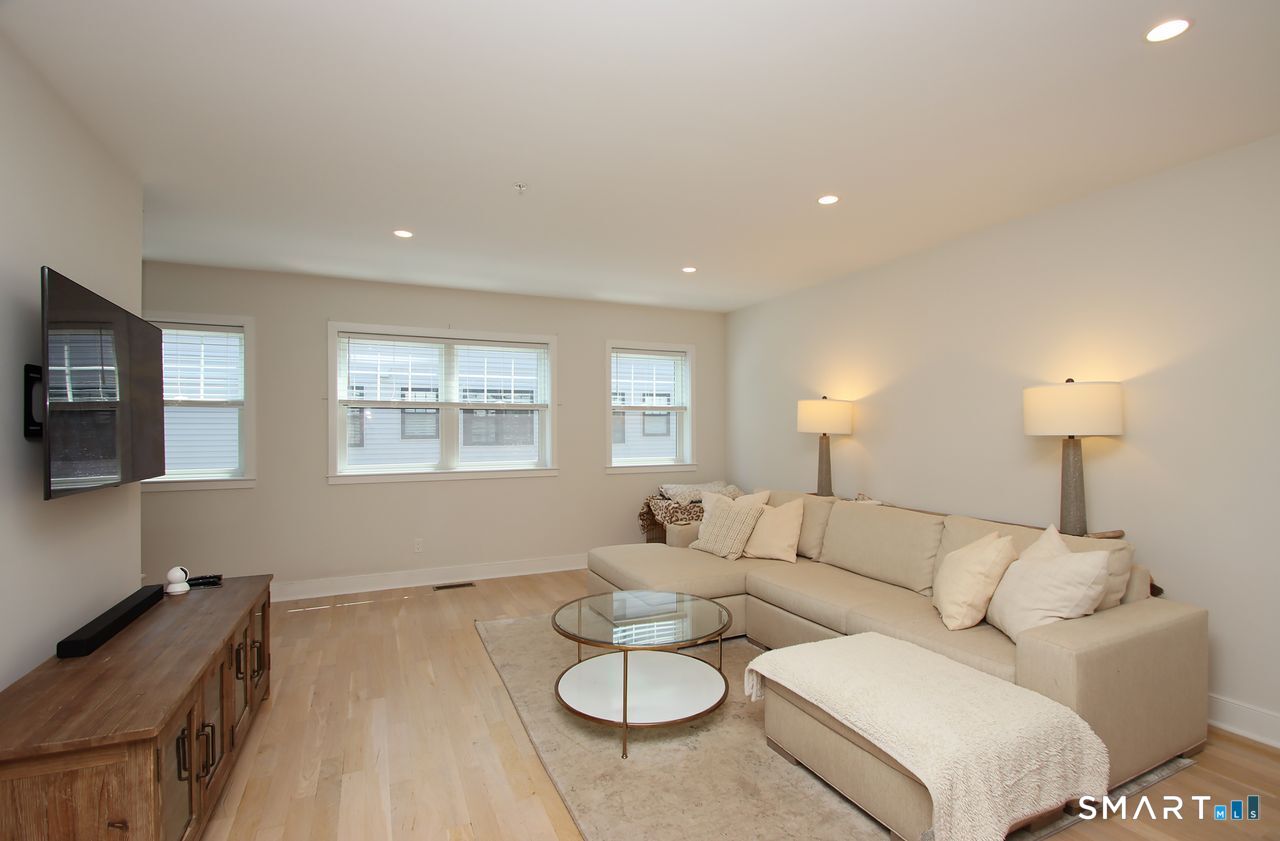 25 Beaumont Street Fairfield CT 06824