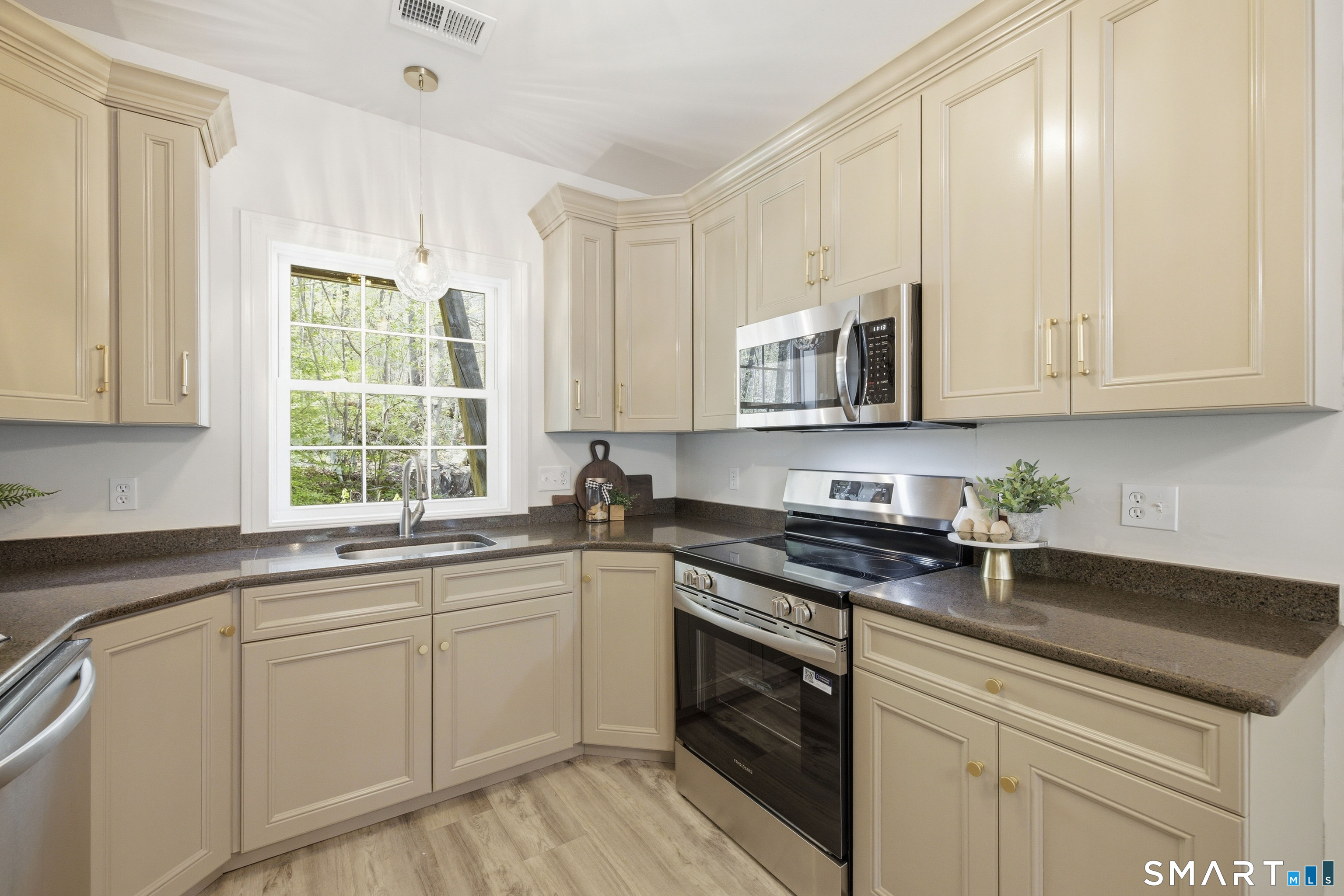 28 Armstrong Road Coventry CT 06238