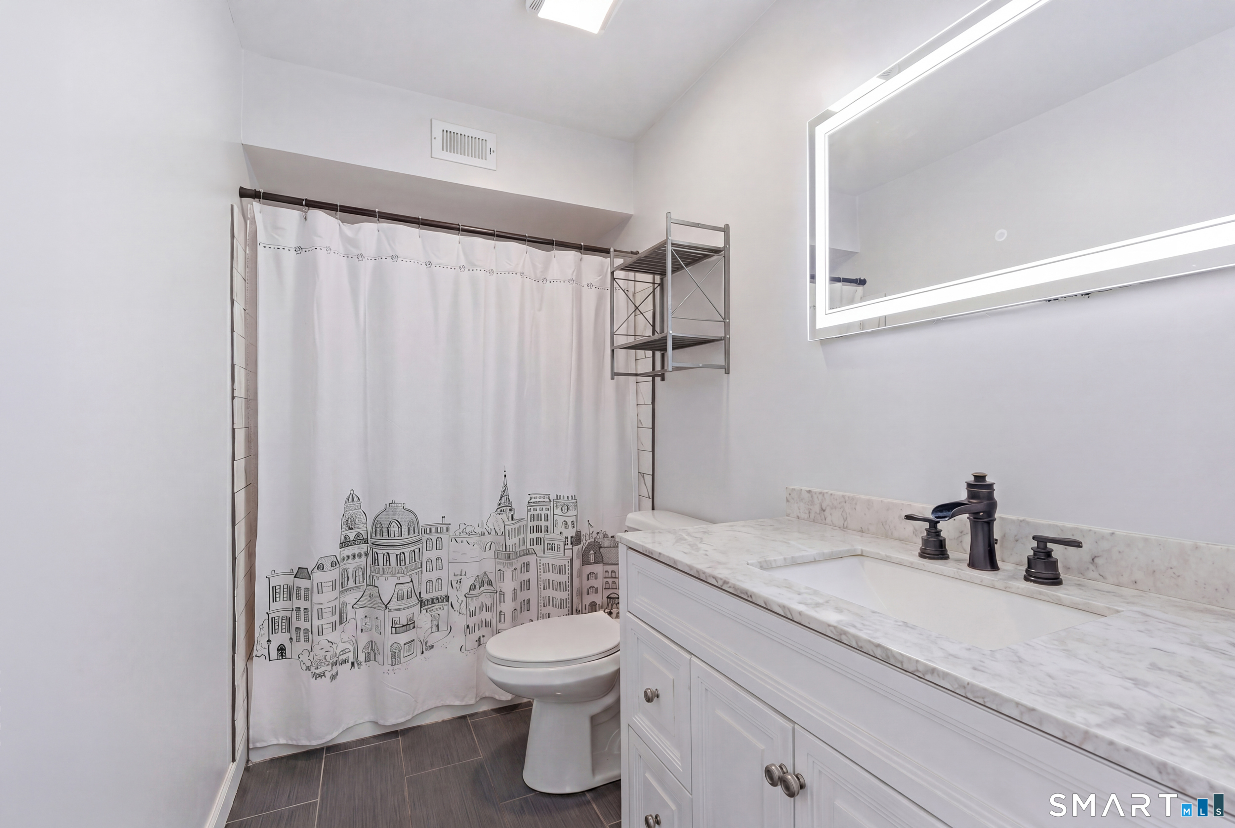 128 North Street Groton CT 06340