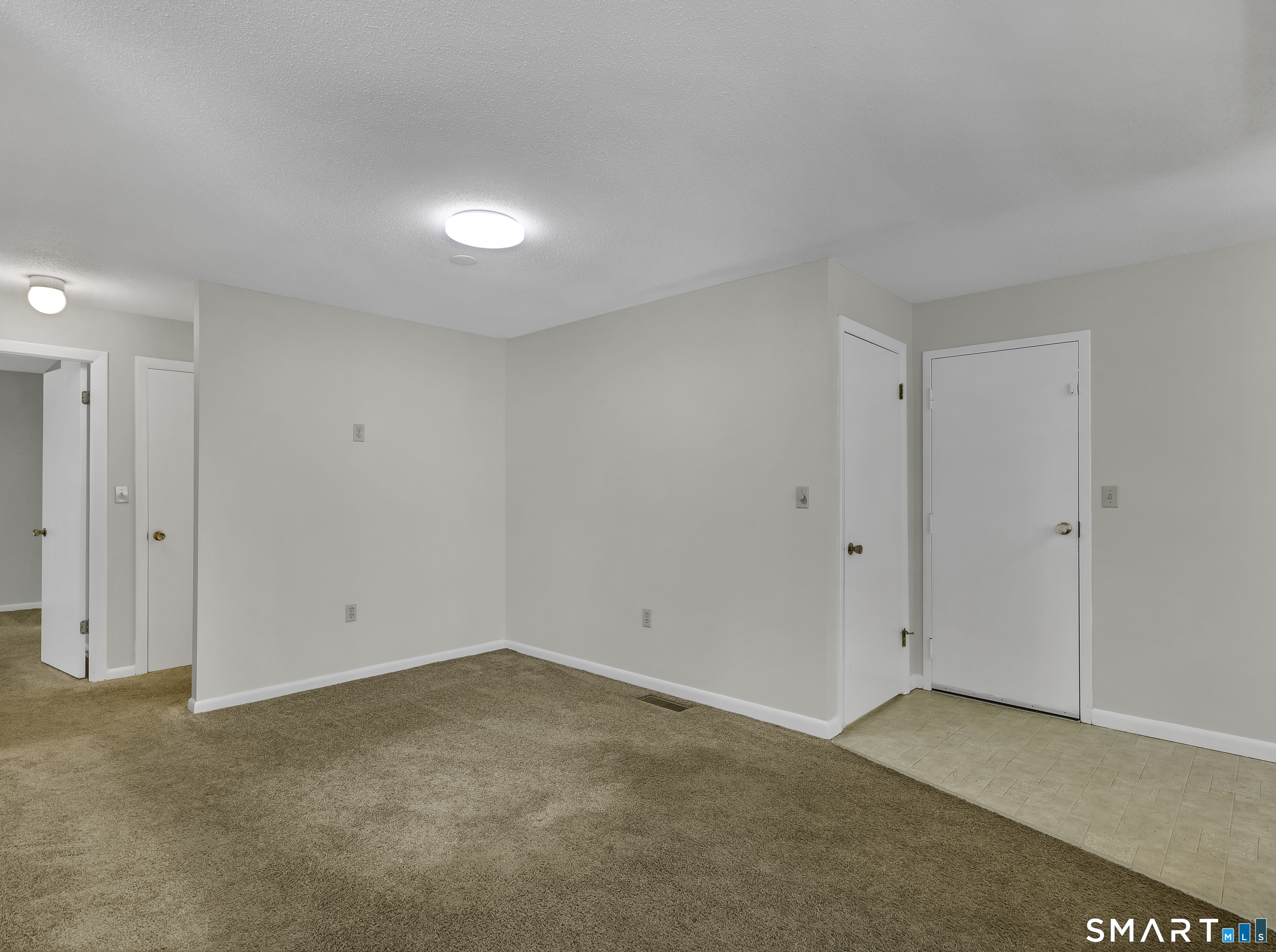 19 Wiggins Farm Drive Simsbury CT 06070