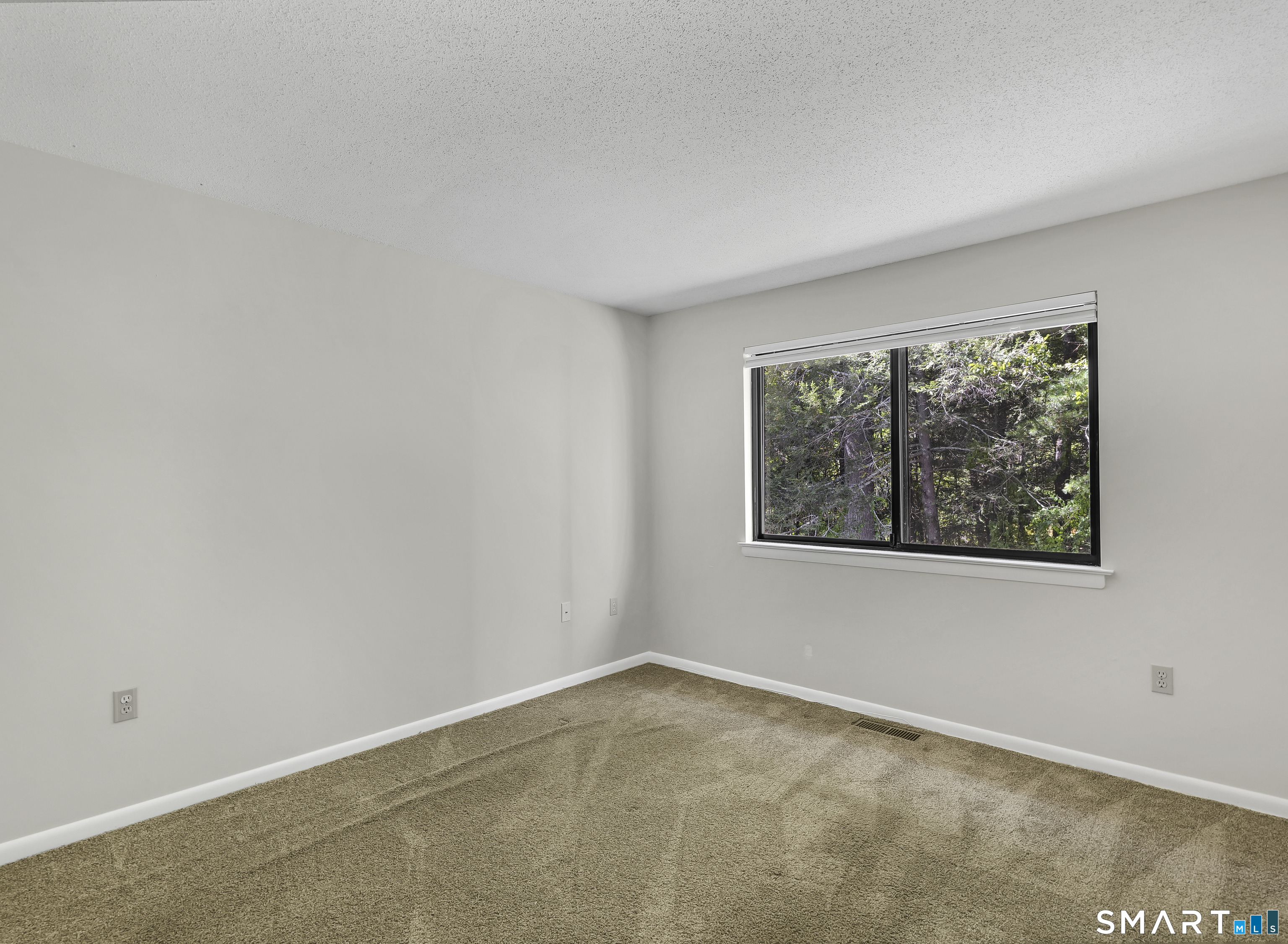 19 Wiggins Farm Drive Simsbury CT 06070