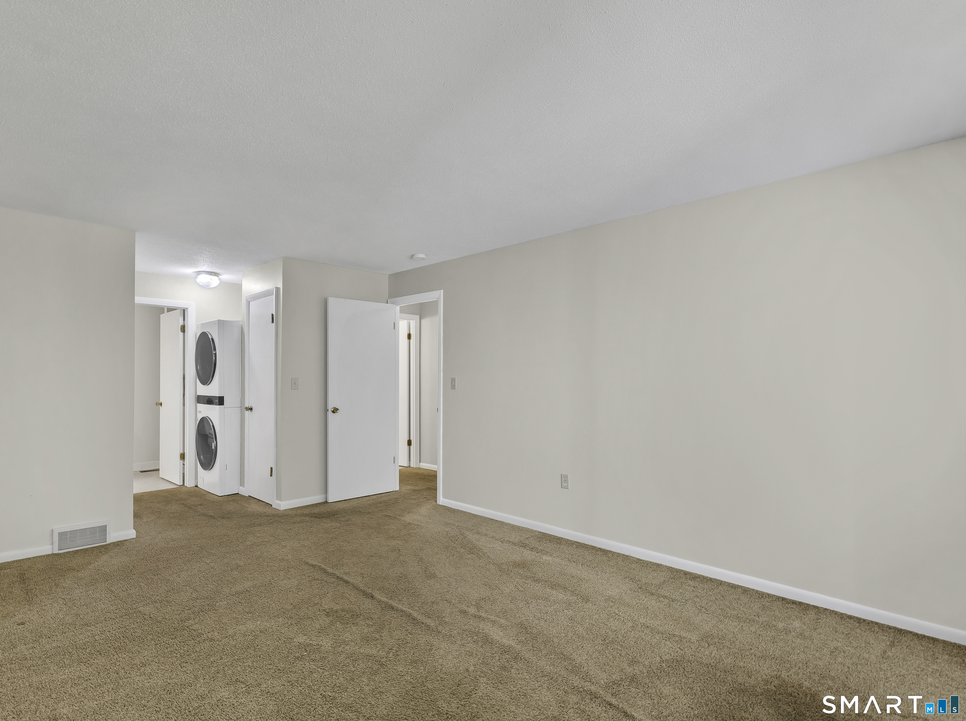 19 Wiggins Farm Drive Simsbury CT 06070