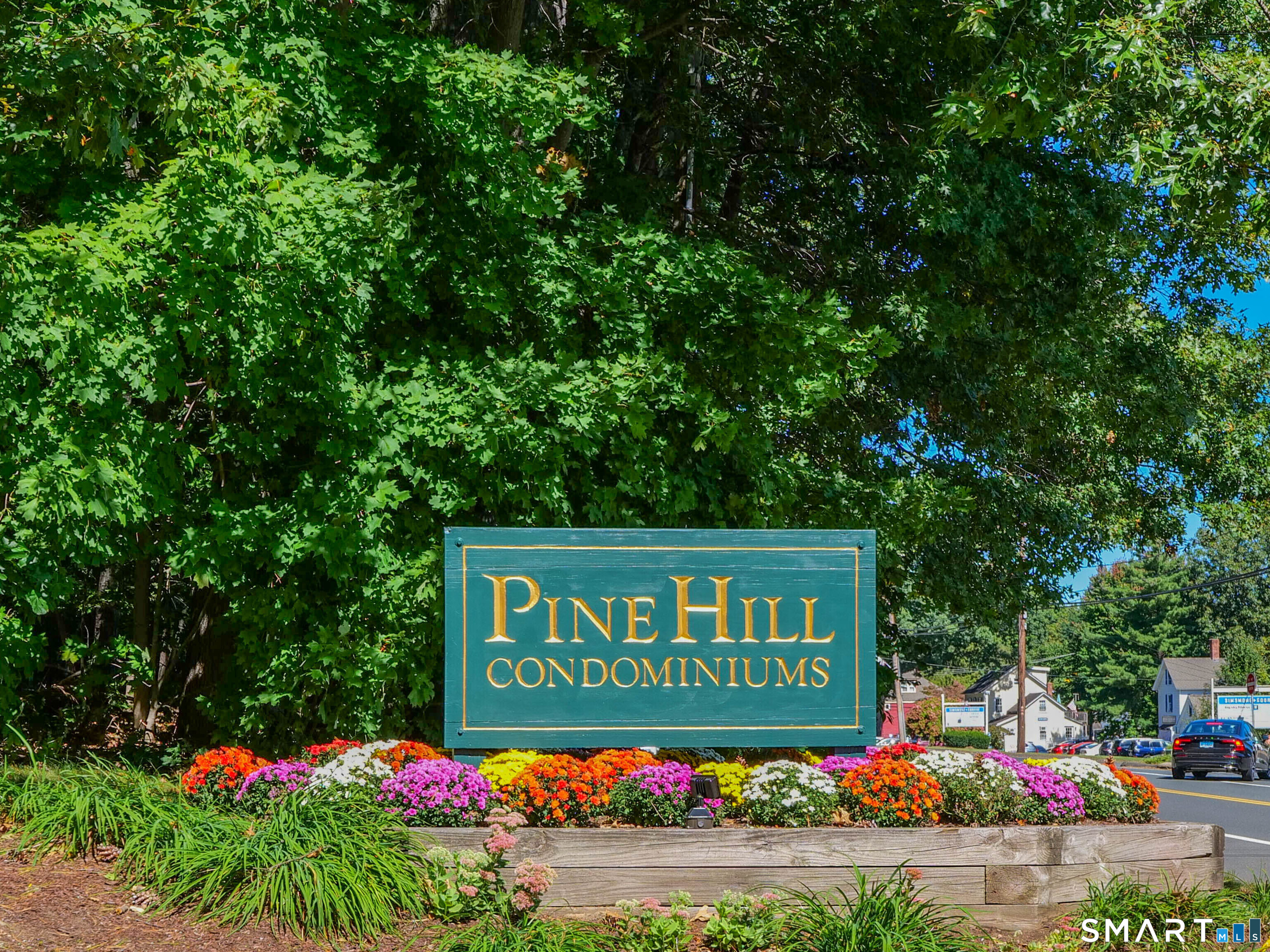 19 Wiggins Farm Drive Simsbury CT 06070