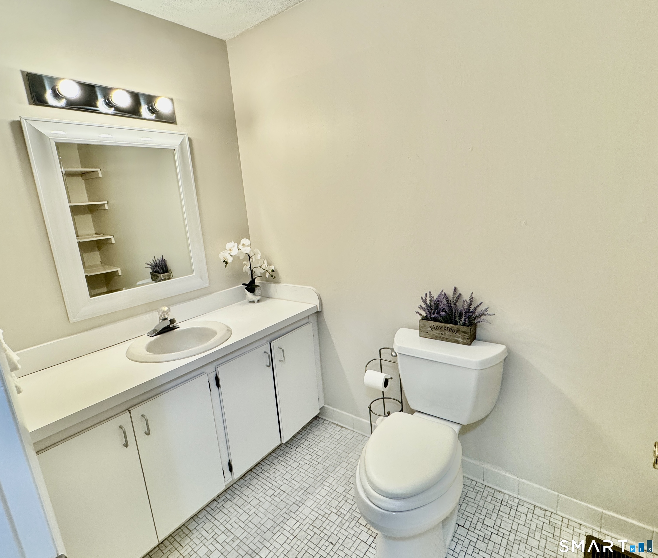 19 Wiggins Farm Drive Simsbury CT 06070
