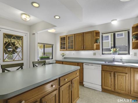 19 Wiggins Farm Drive Simsbury CT 06070