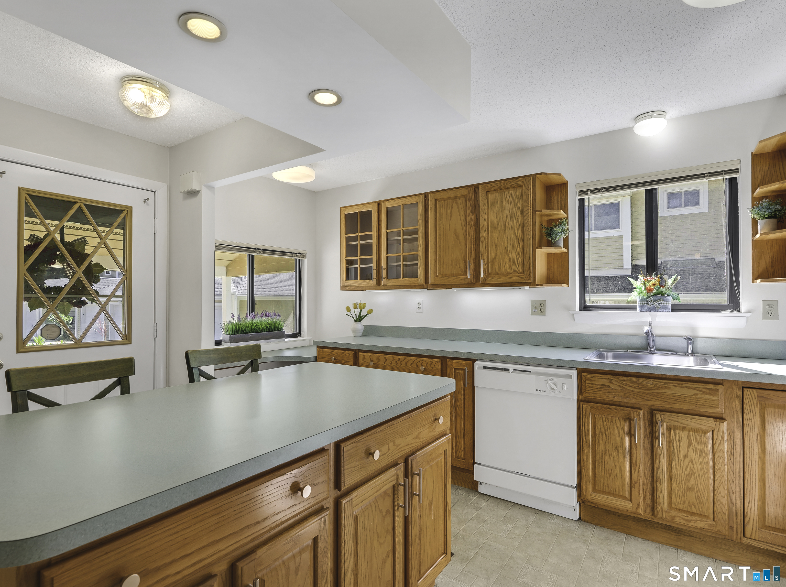19 Wiggins Farm Drive Simsbury CT 06070