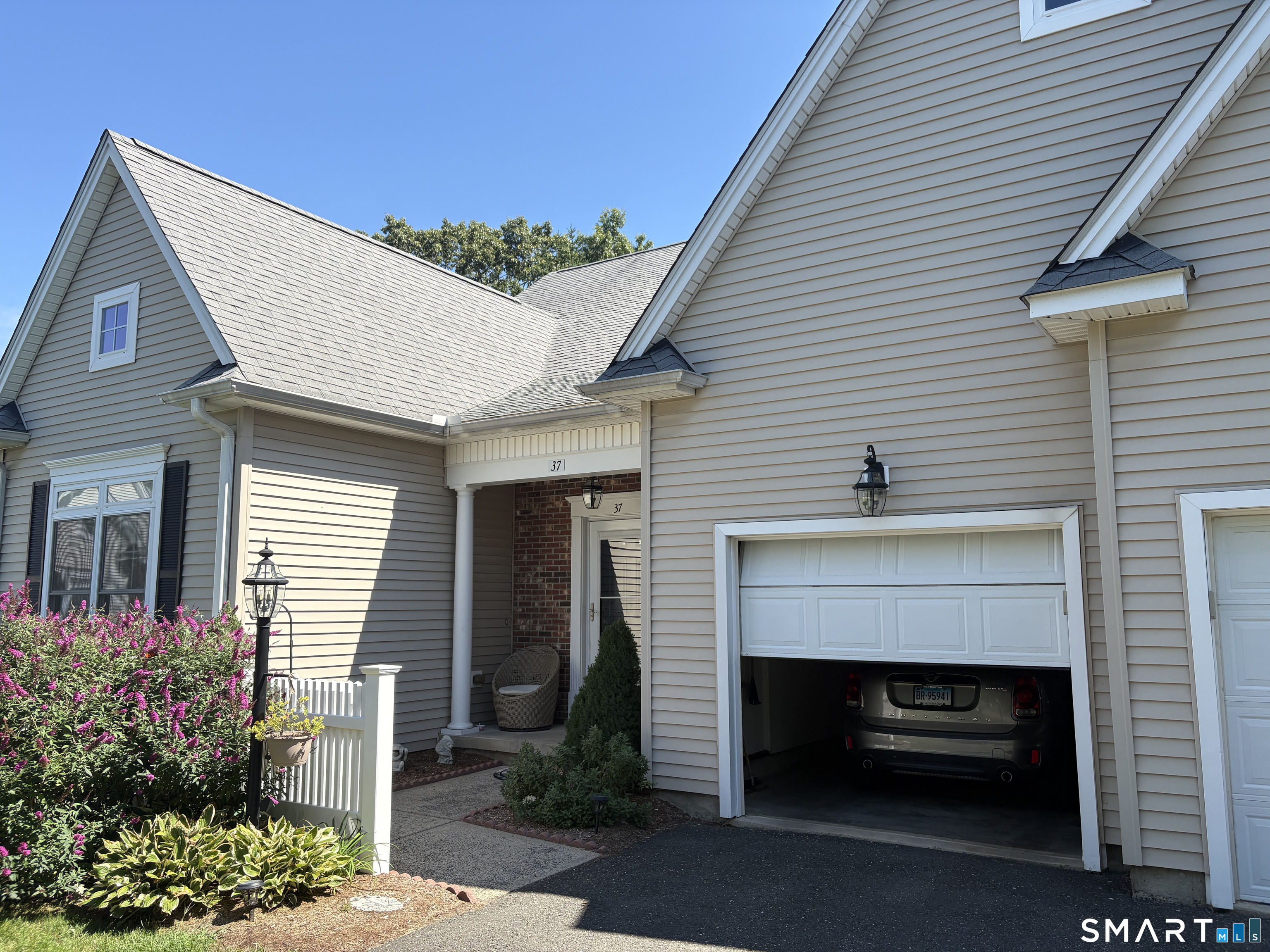 37 Ballymeade Lane Windsor CT 06095
