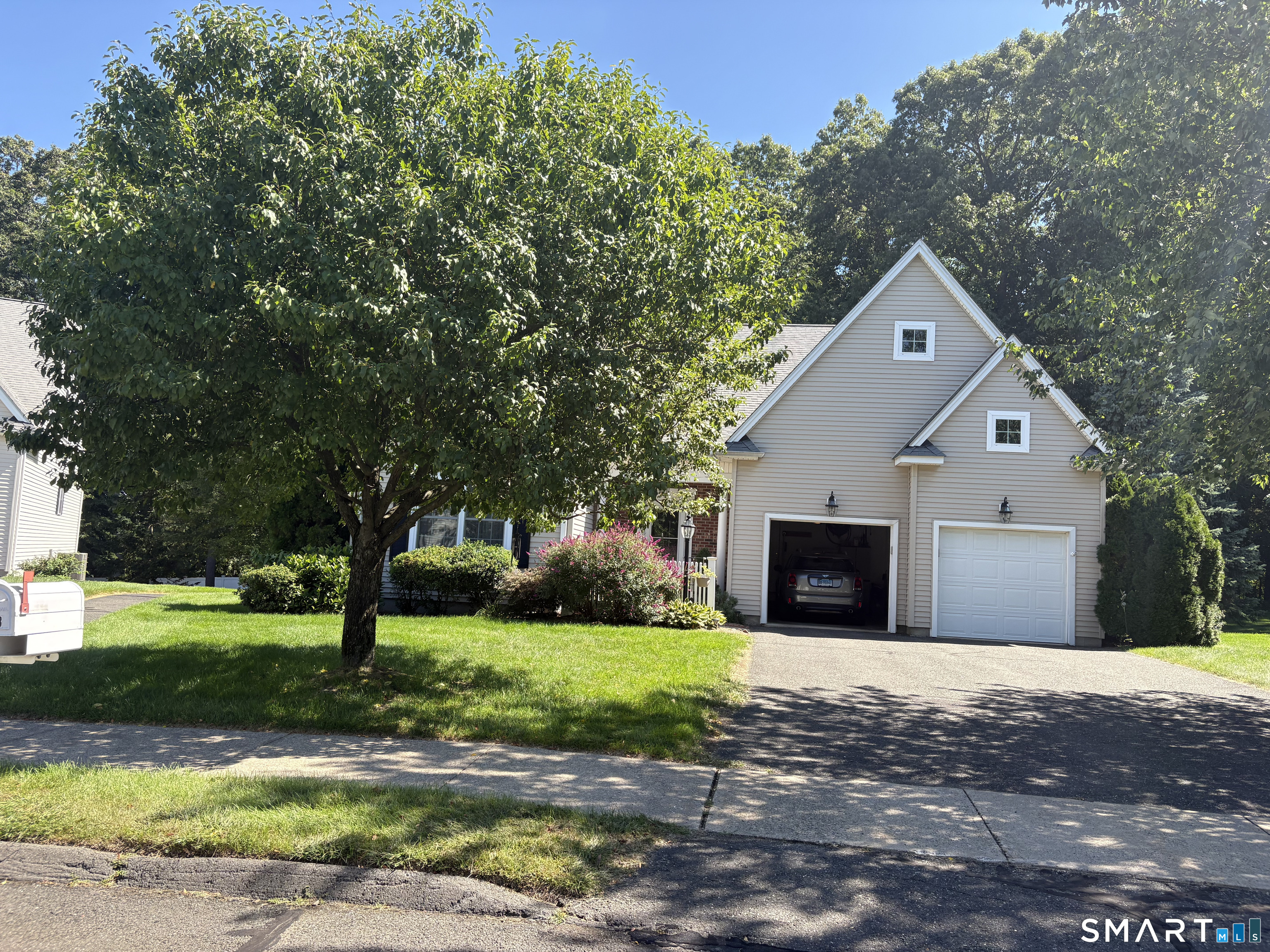 37 Ballymeade Lane Windsor CT 06095