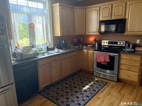 37 Ballymeade Lane Windsor CT 06095