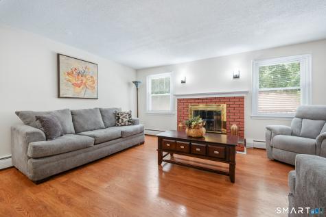 22 Pebble Court Newington CT 06111