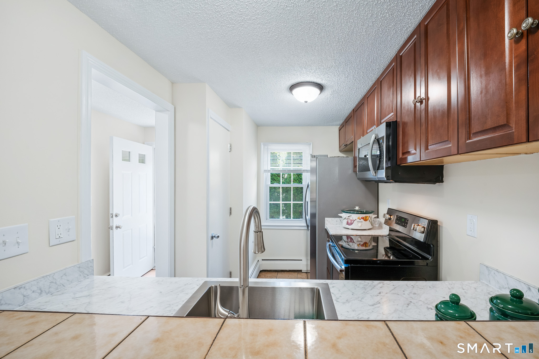 22 Pebble Court Newington CT 06111