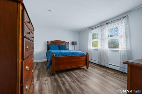 22 Pebble Court Newington CT 06111