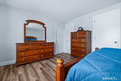 22 Pebble Court Newington CT 06111