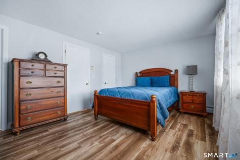 22 Pebble Court Newington CT 06111