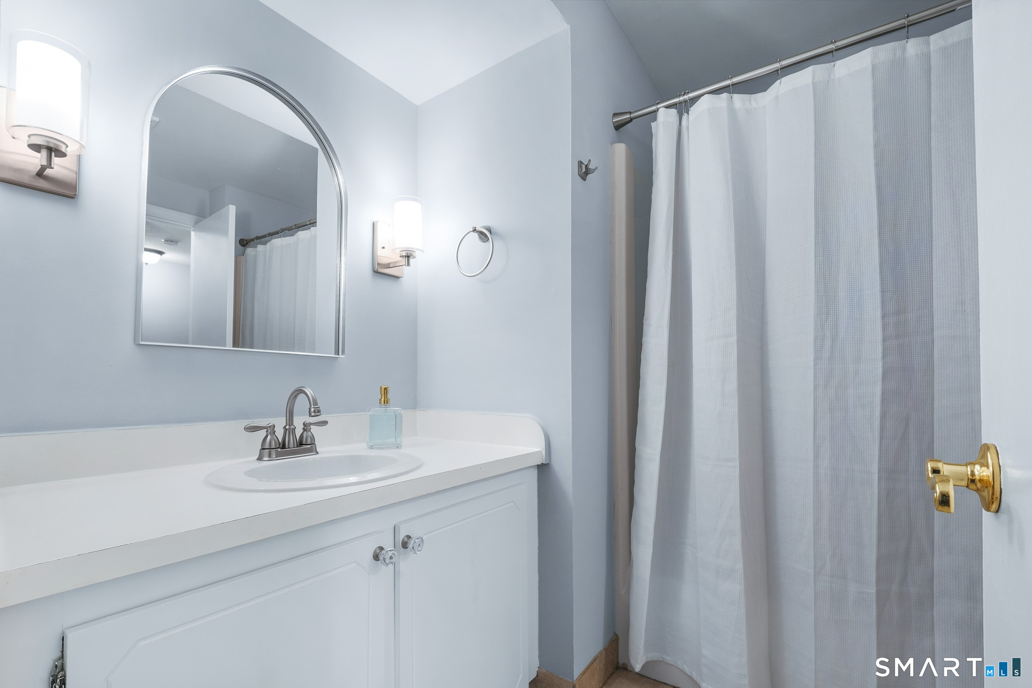 22 Pebble Court Newington CT 06111