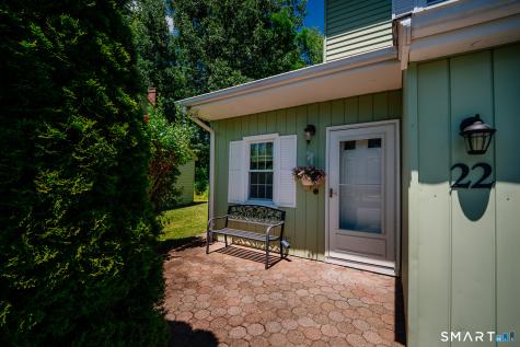 22 Pebble Court Newington CT 06111