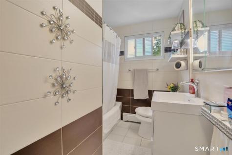 6 Mckenna Drive Middletown CT 06457