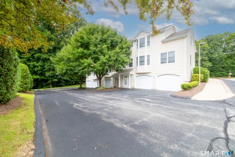 5 Parkwoods Drive Norwich CT 06360