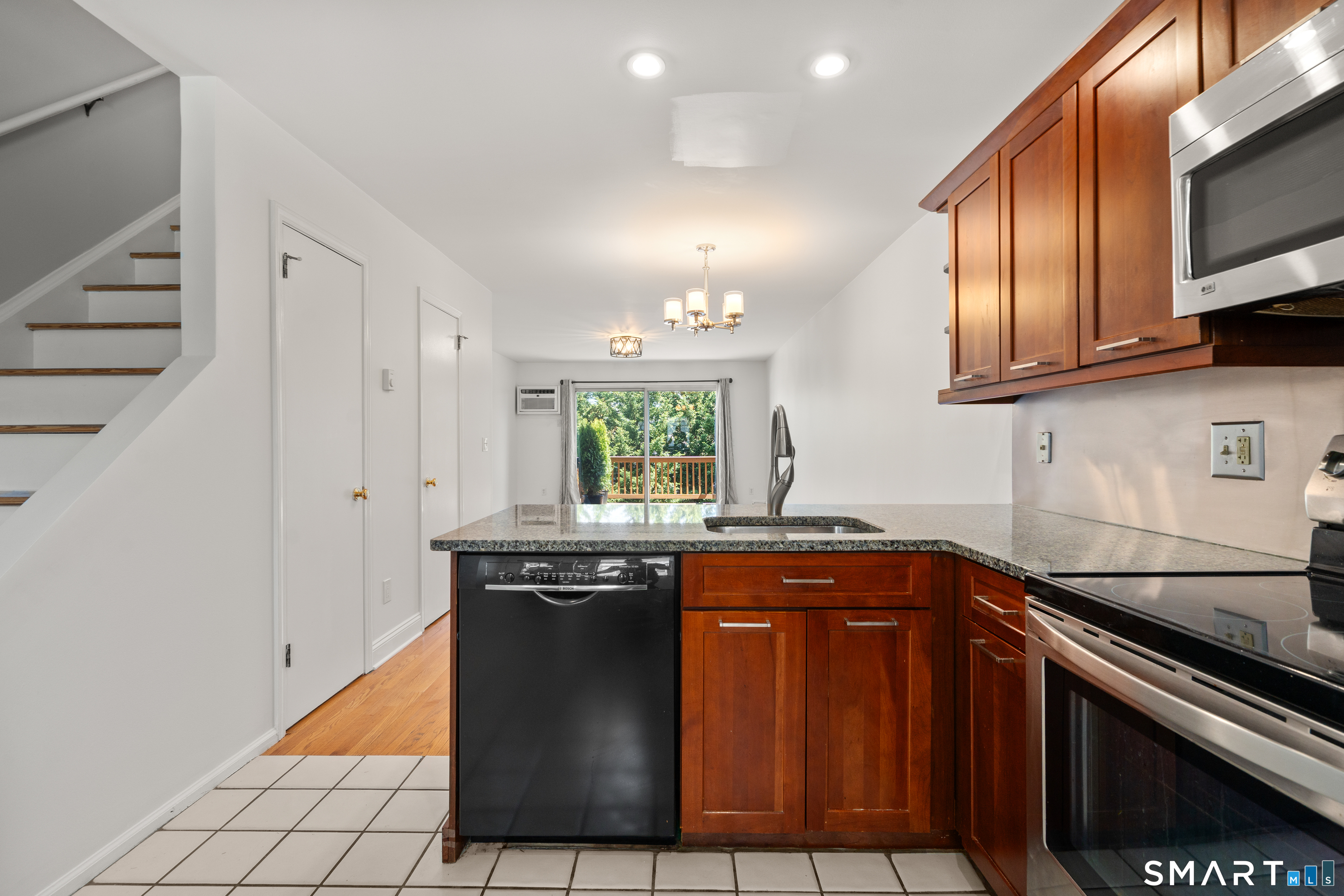 48 Dean Street Stamford CT 06902
