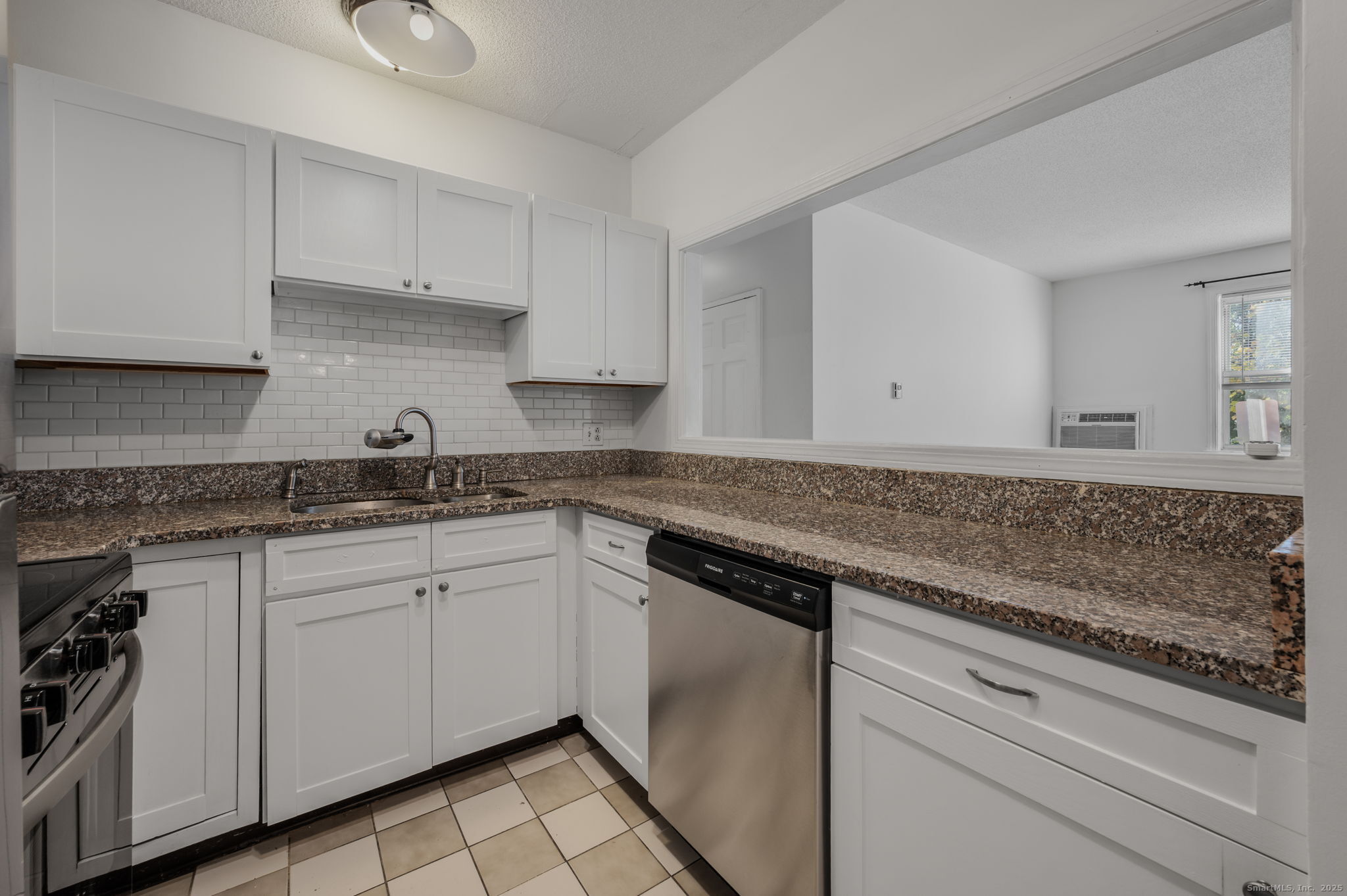 111 Niles Hill Road New London CT 06320