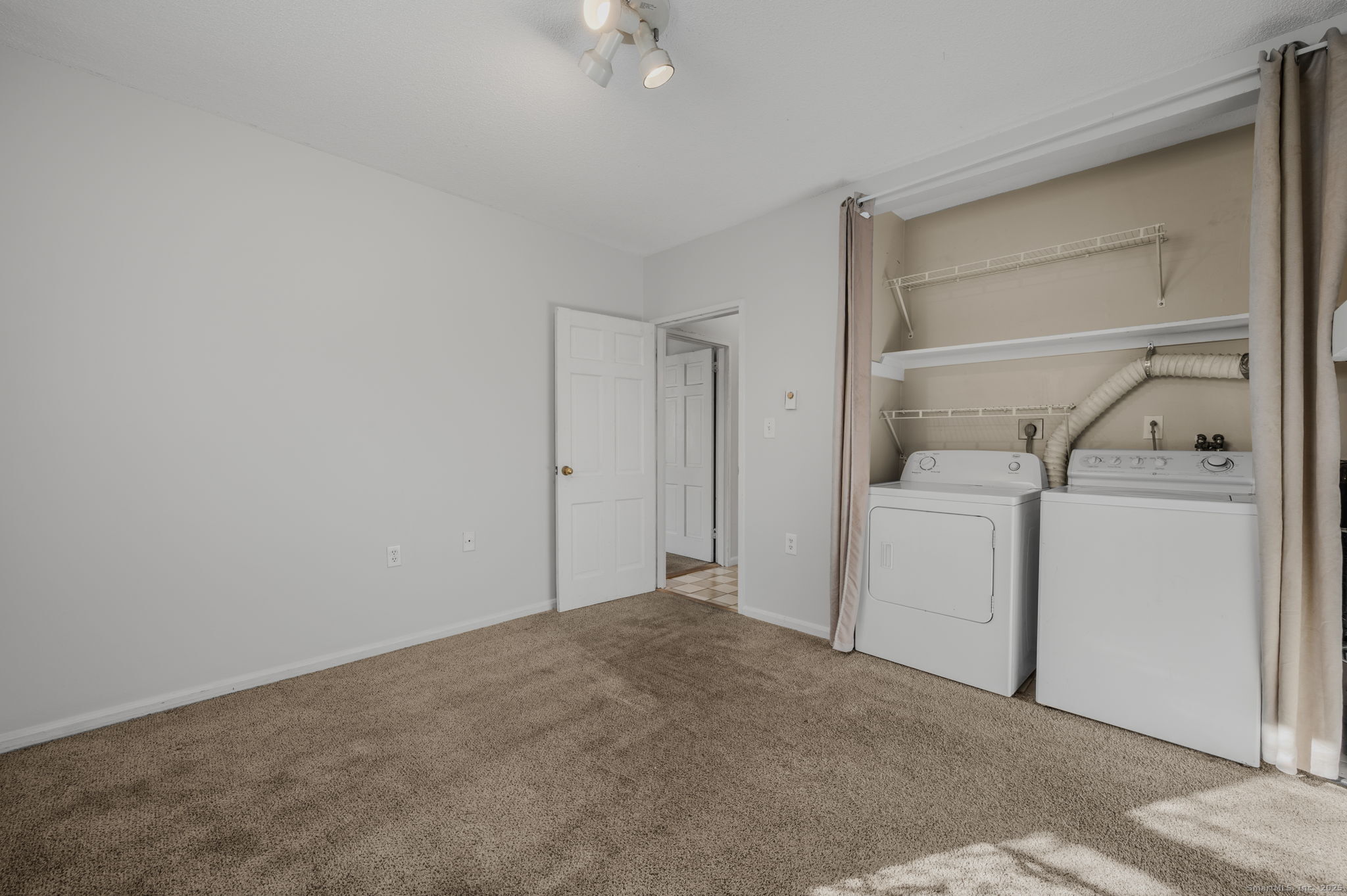 111 Niles Hill Road New London CT 06320
