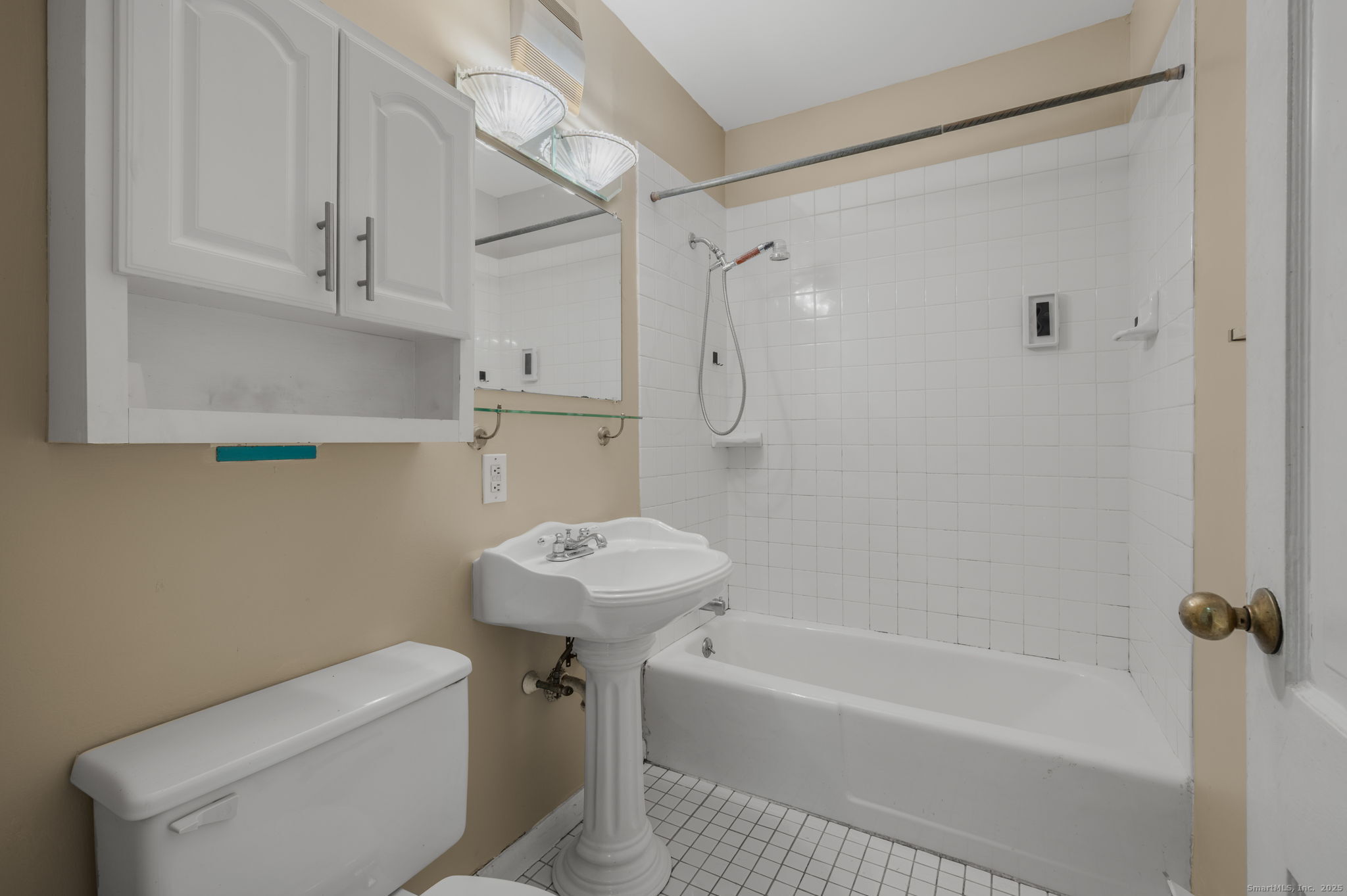 111 Niles Hill Road New London CT 06320