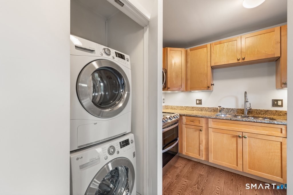 2289 Bedford Street Stamford CT 06905