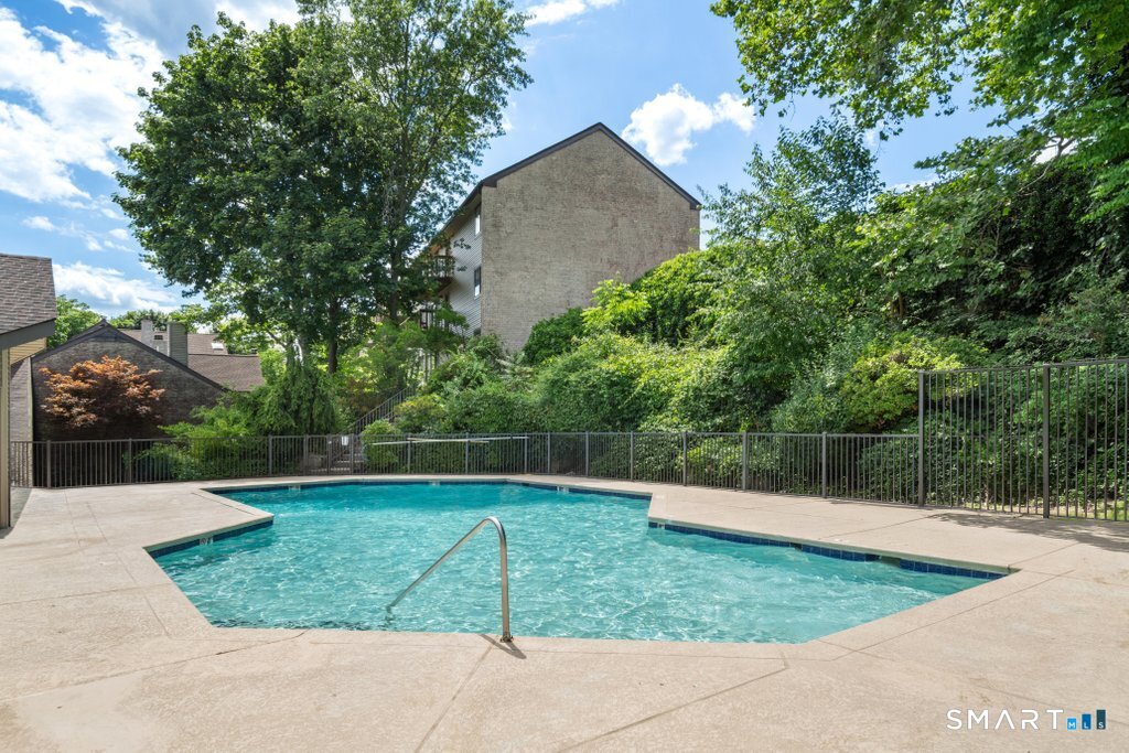 2289 Bedford Street Stamford CT 06905