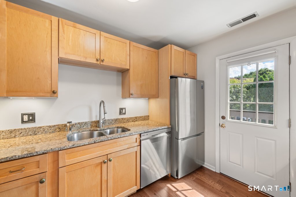 2289 Bedford Street Stamford CT 06905