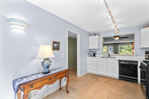 2 Mansfield Grove Road East Haven CT 06512