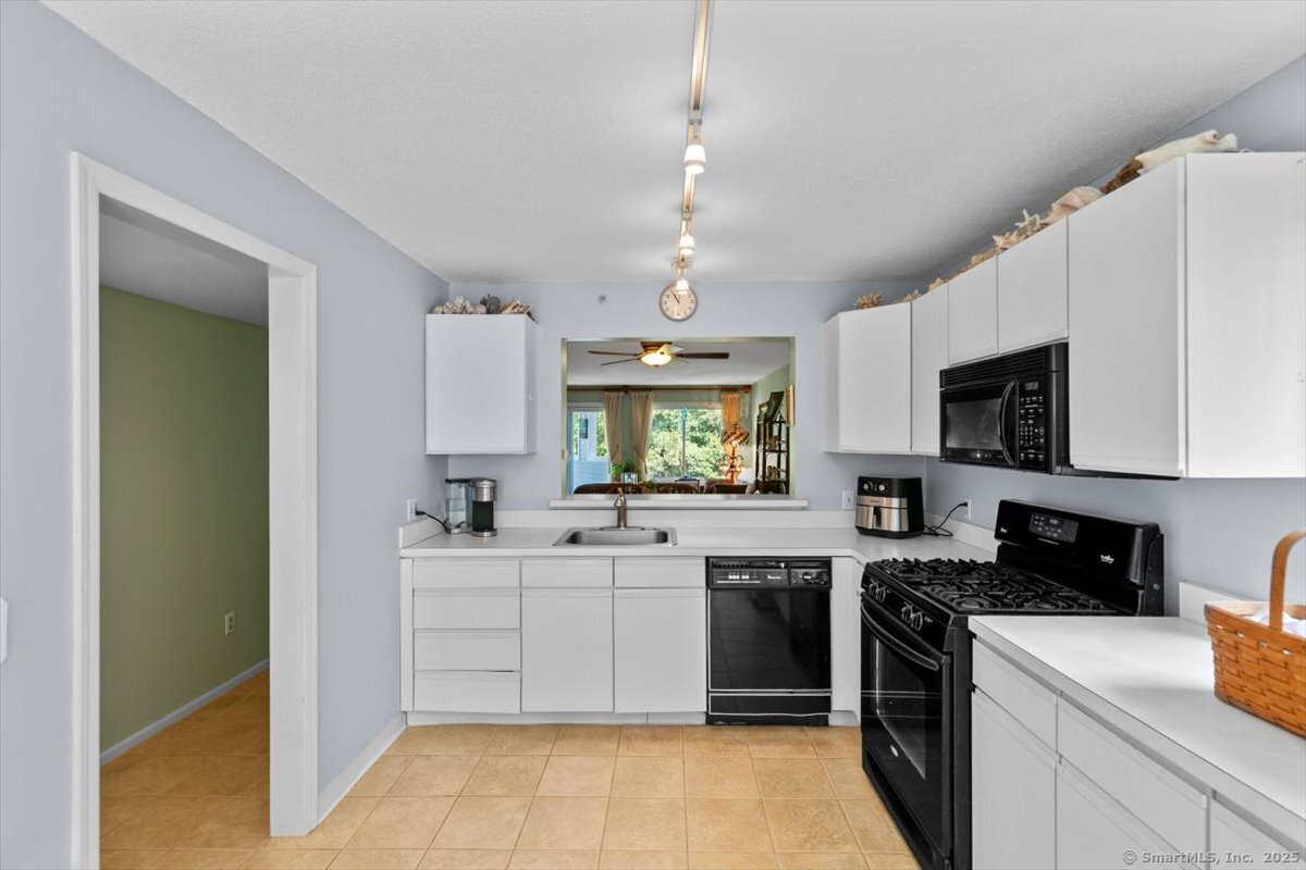2 Mansfield Grove Road East Haven CT 06512