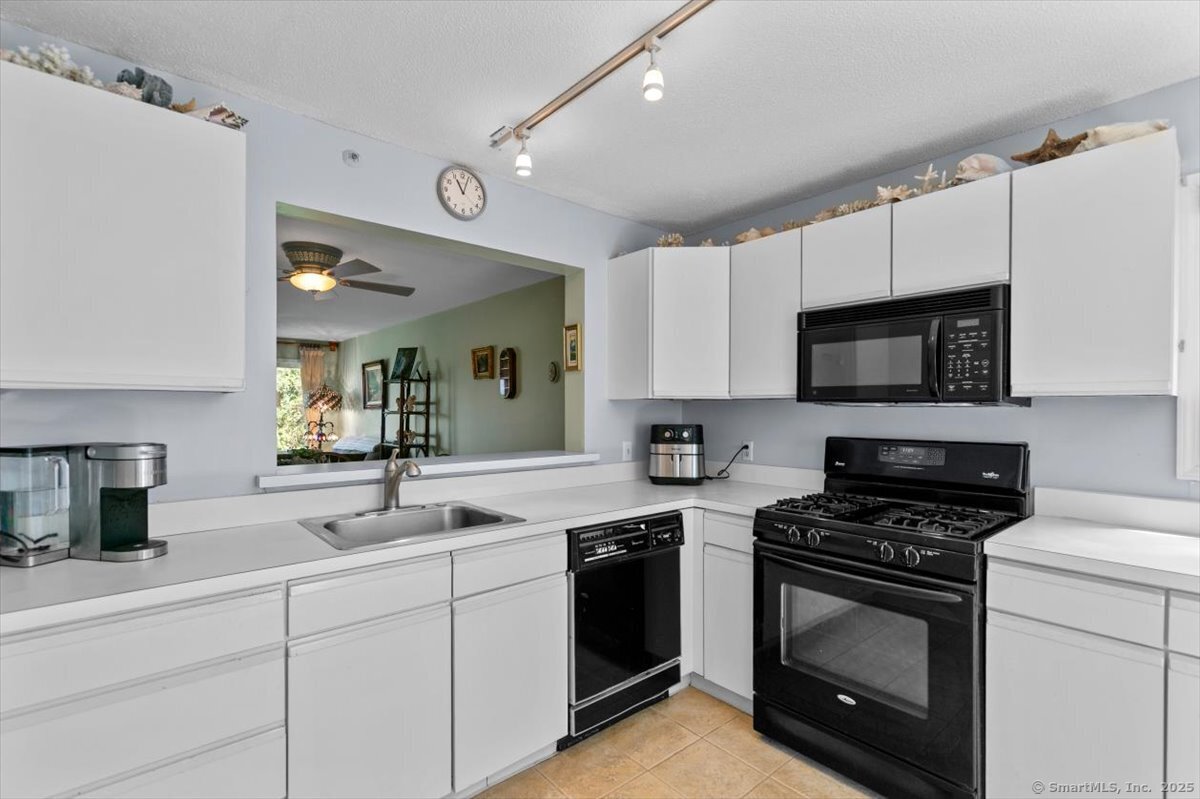 2 Mansfield Grove Road East Haven CT 06512