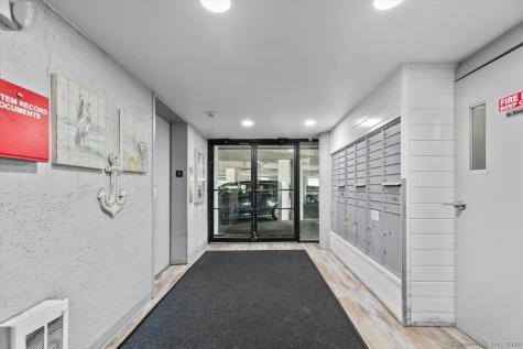 2 Mansfield Grove Road East Haven CT 06512