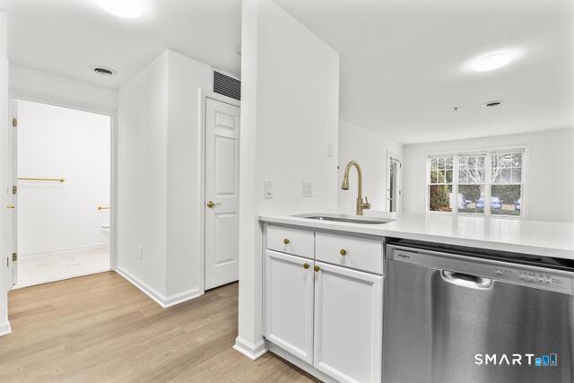 468 Main Street East Lyme CT 06357