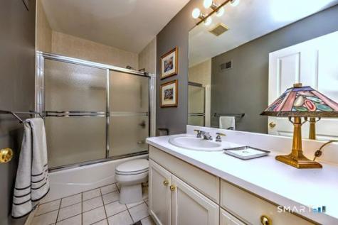 11 Priorwood Gardens Cromwell CT 06416