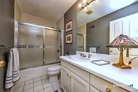 11 Priorwood Gardens Cromwell CT 06416