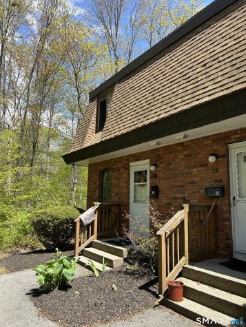 11 King Arthur Drive East Lyme CT 06357