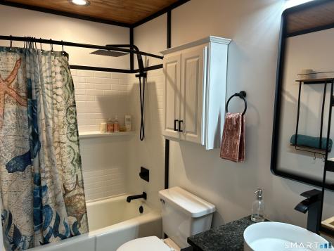 11 King Arthur Drive East Lyme CT 06357