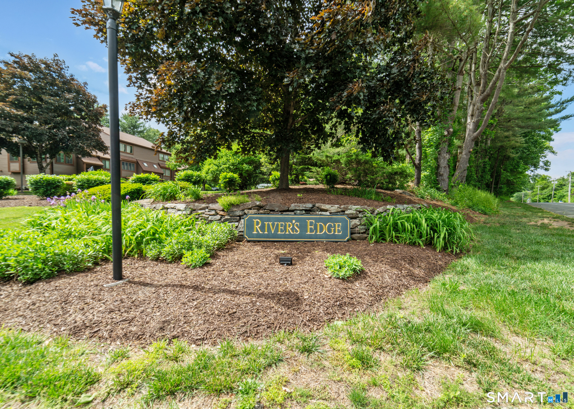 2 Whirling Dun Canton CT 06019