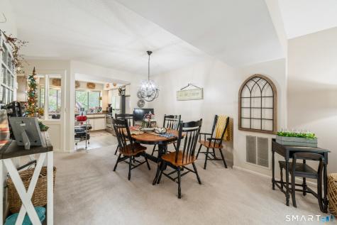 2 Whirling Dun Canton CT 06019