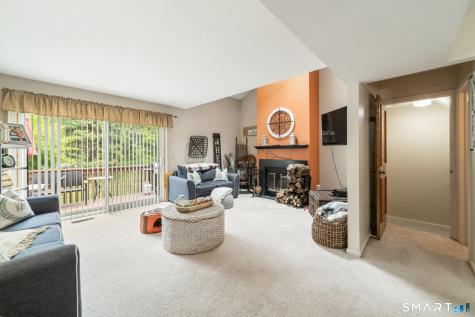 2 Whirling Dun Canton CT 06019